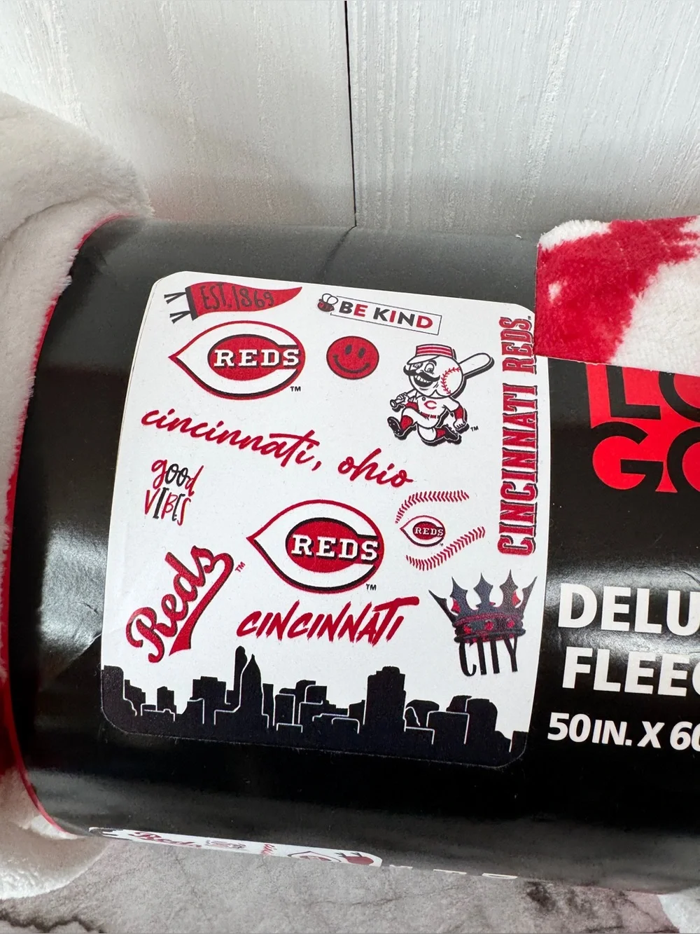 Cincinnati Reds MLB 50'' x 60'' Native Raschel Plush Throw Blanket